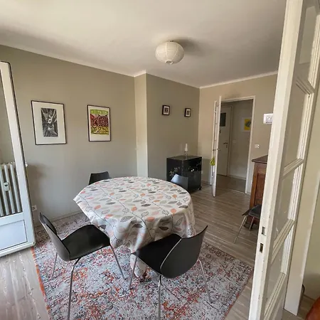Fabuleux Appart 90m Avec Balcon 아파트